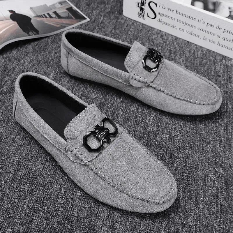 Men's suede upper casual shoes with rubber sole in black and grey colour options
