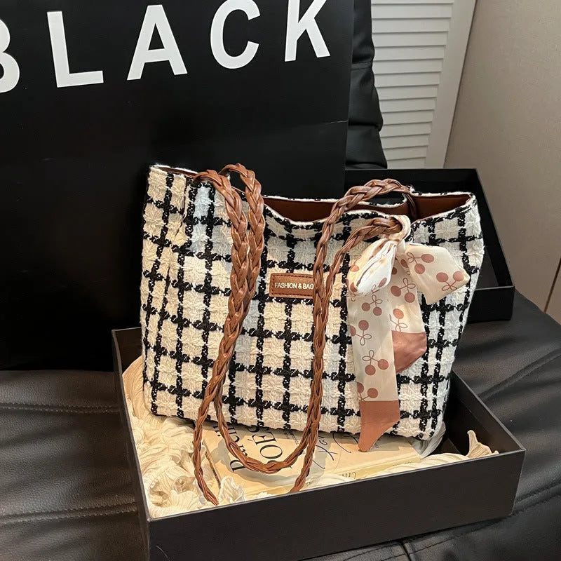 Woolen shoulder bag in black with horizontal square shape and sandwich pocket for commuting and shopping use