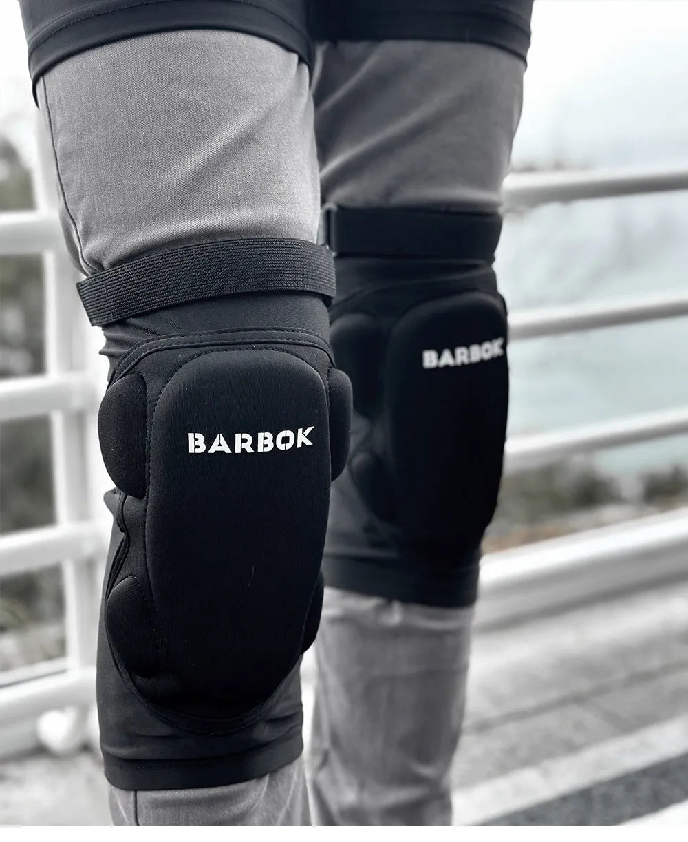 Black hip protection pad for roller skating and skateboarding made from spandex with NBR foam padding