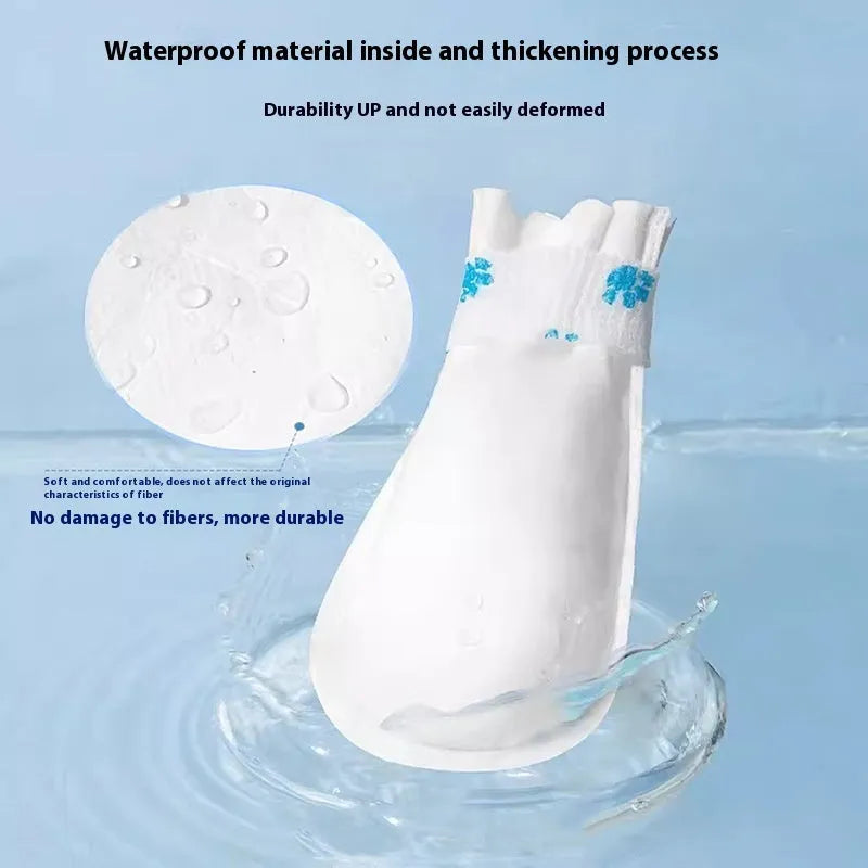 White disposable pet waterproof shoe covers for dogs and cats, non-slip and wear-resistant, in S and M sizes