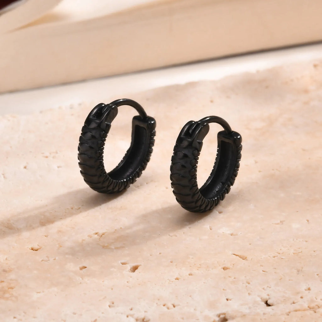 Stainless steel snake pattern ear ring in black or gold colour option