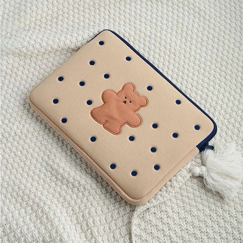 Embroidered animal pattern laptop sleeve in polyester with size options for 13.6-inch to 15.6-inch laptops