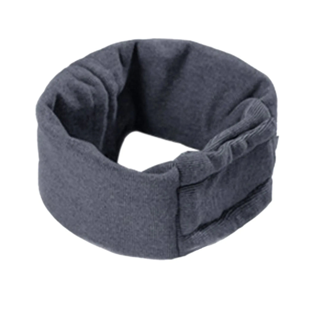 Black noise reduction dog hoodie covering ears and head, polyester fabric, used for calming anxiety and feeding hygiene
