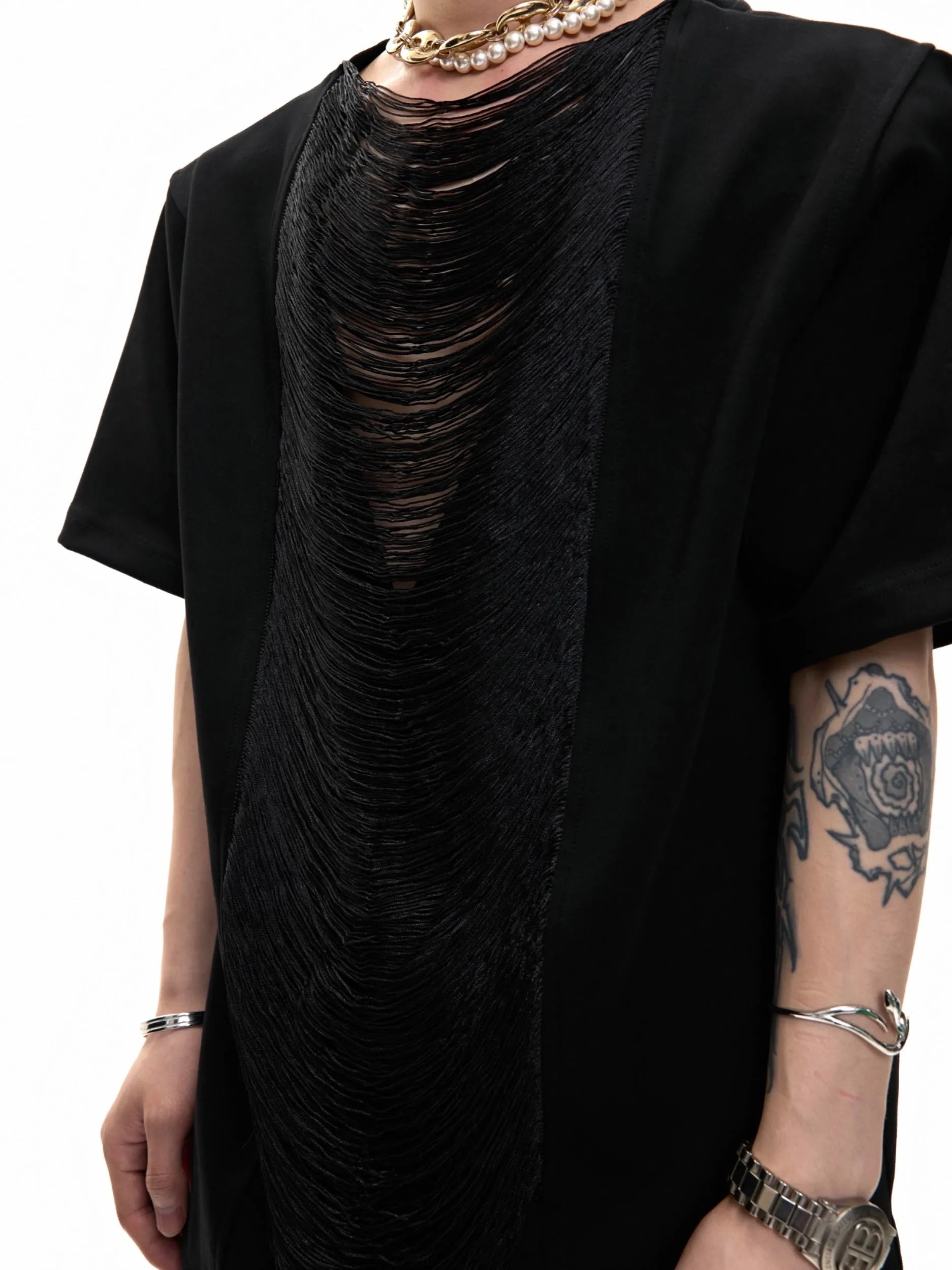 Men's black V-neck loose fit t-shirt with short sleeves and three-dimensional cutting