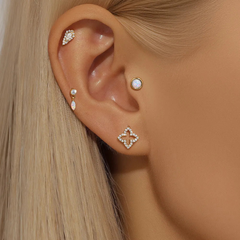 S925 sterling silver flat column threaded ear bone stud in a gold electroplated finish.