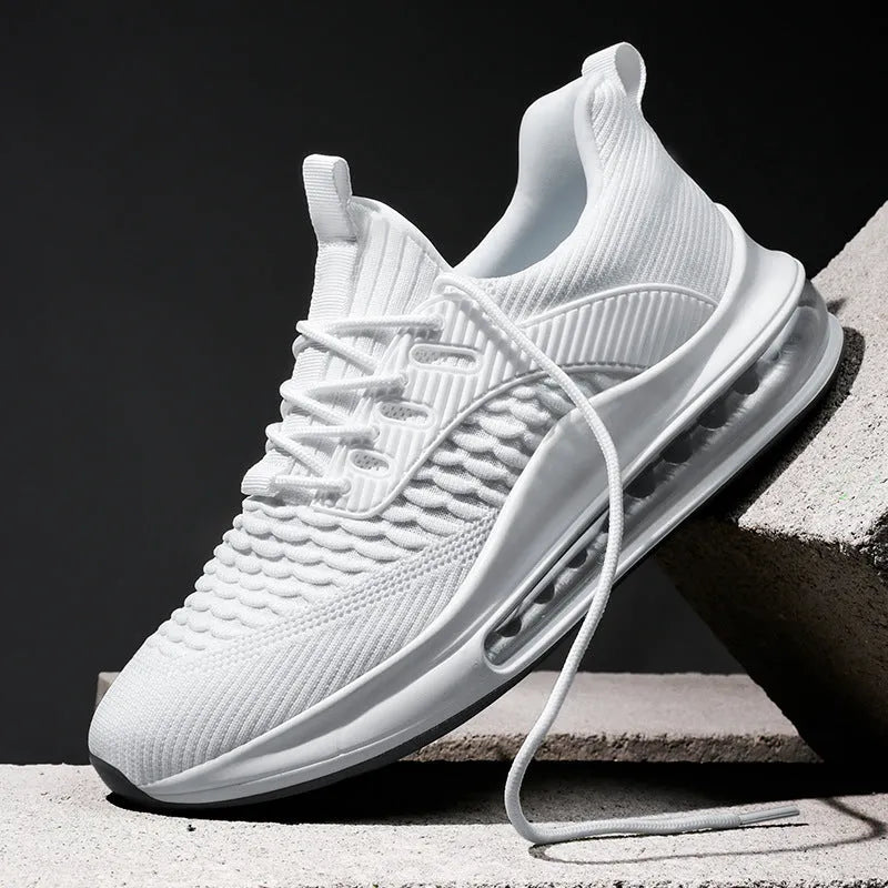 Men's low-top mesh running sneakers in black with rubber sole and lace-up closure