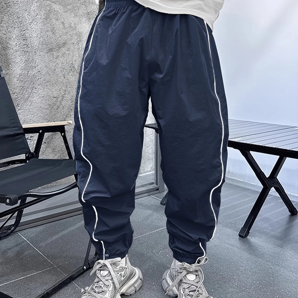 Men's bamboo fibre sports trousers in loose cropped casual style with high elasticity