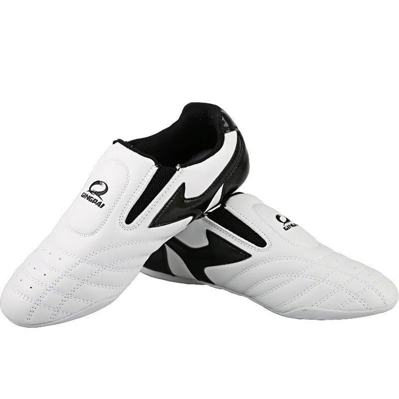 Children's black and white Taekwondo shoes with soft bottom and widened PU leather upper for training