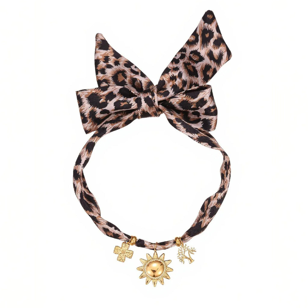 Women's gold-plated stainless steel jewellery with geometric pendant and adjustable chain
