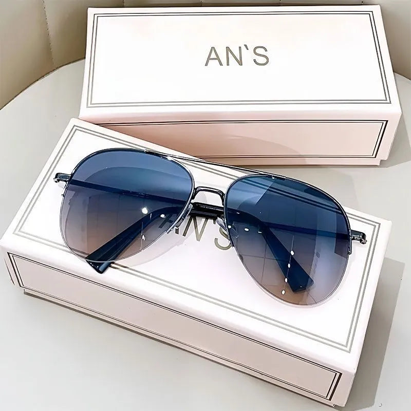 Big face aviator sunglasses with sheet metal frame and resin lens in gun mount blue colour