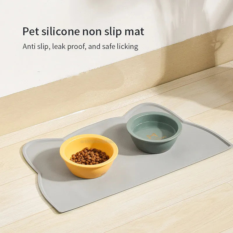 Solid colour waterproof silicone pet feeding mat for dog or cat, 44x24 cm, in blue