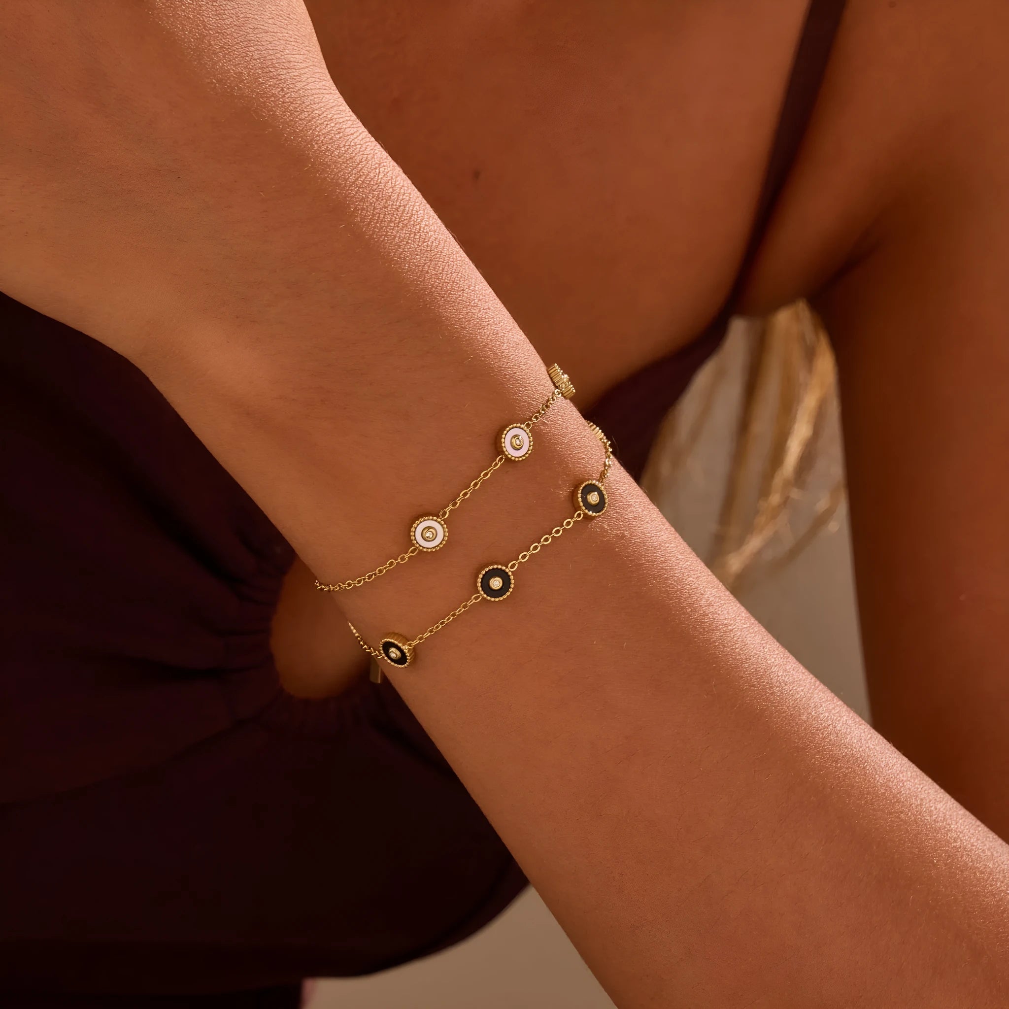 Light luxury fritillary stainless steel bracelet with 18K gold plating, geometric shape, women's fashion OL accessory
