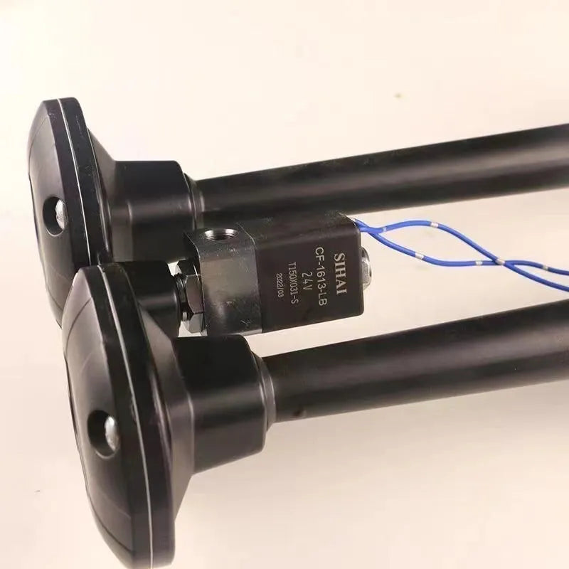 Black dual trumpet air horn kit with compressor unit for 12V and 24V vehicle installation