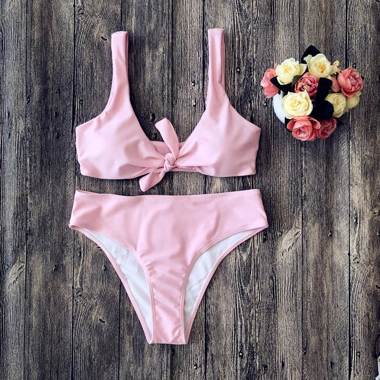 Solid colour bikini set in tight-fitting European American style with sleeveless bra top