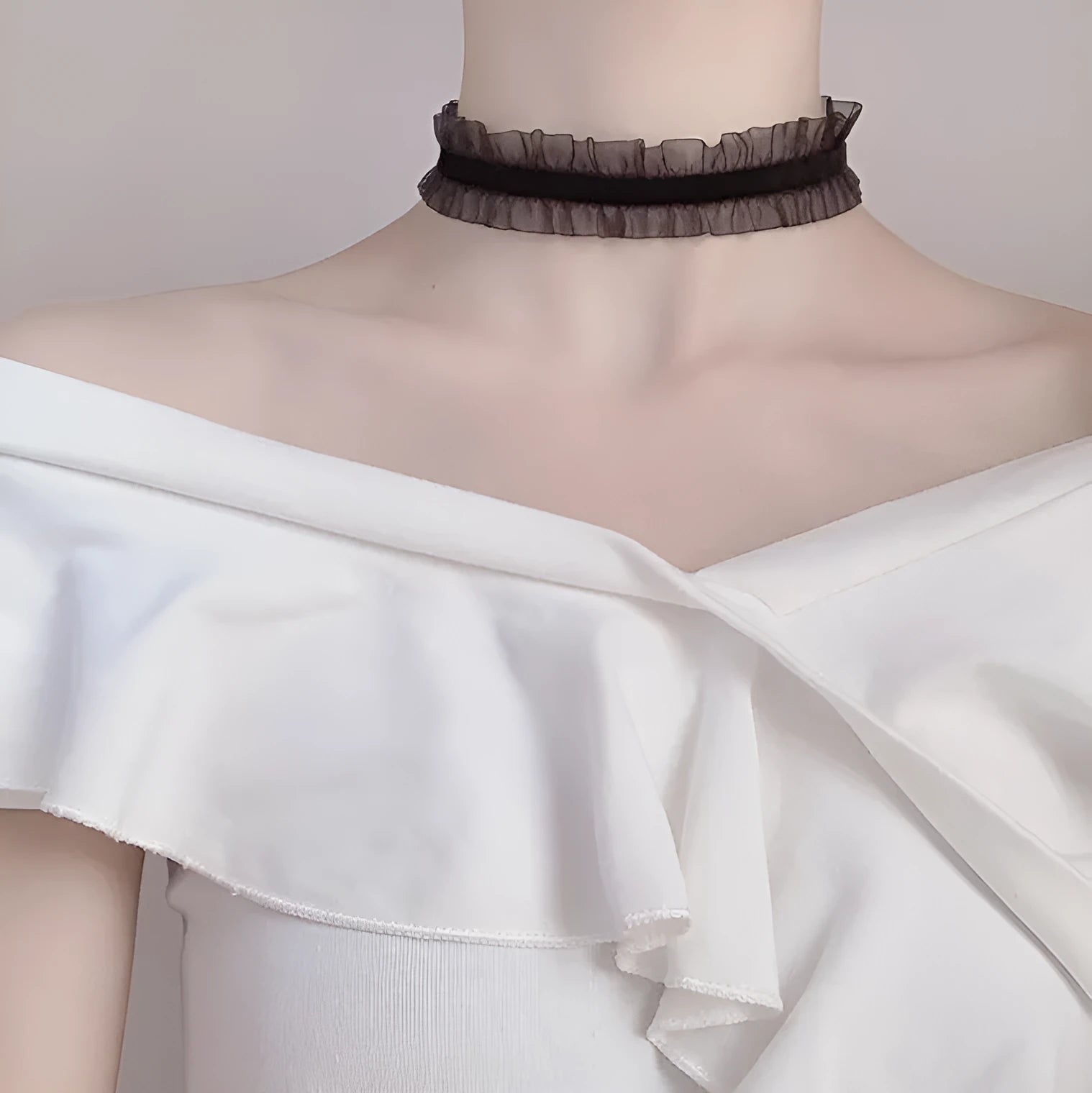 Alloy velvet flower pendant necklace with snake bones chain and ruffled clavicle section in black, light coffee, or white.