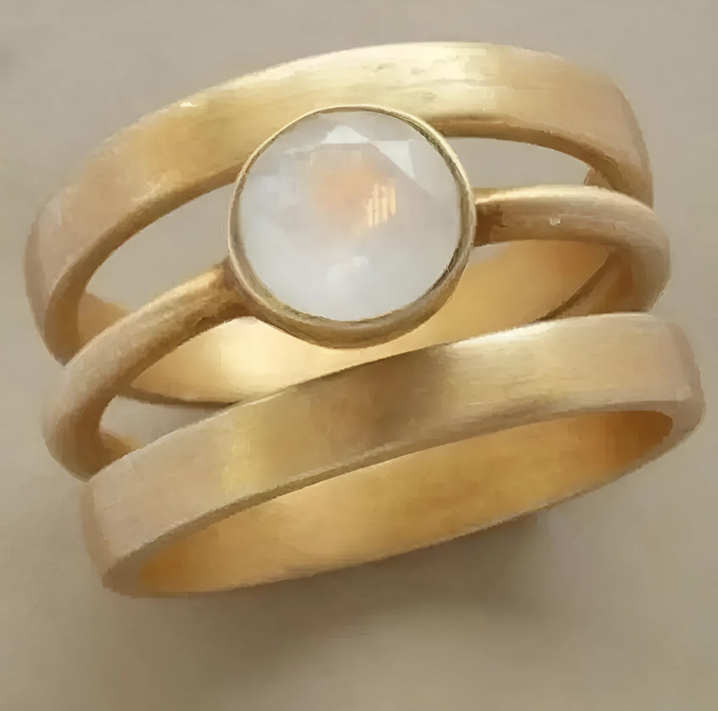 Gold-plated titanium steel ring with hollow micro-inlaid white chalcedony, geometric design, unisex, size No 8