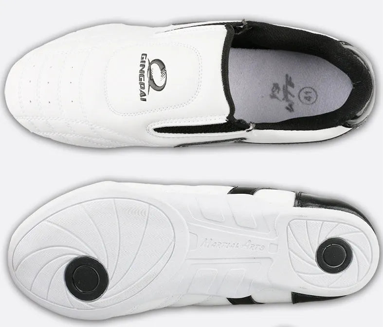 Children's black and white Taekwondo shoes with soft bottom and widened PU leather upper for training