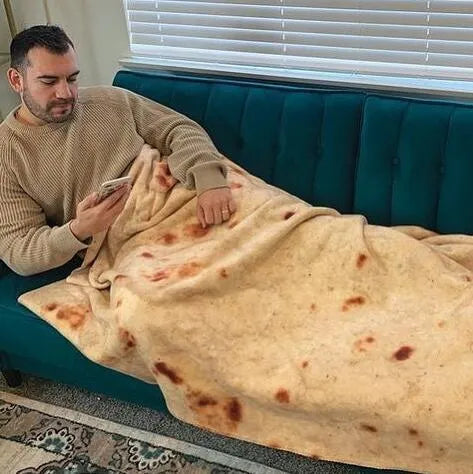 Round flannel burrito blanket 280Gsm in soft microfiber fleece with tortilla wrap design