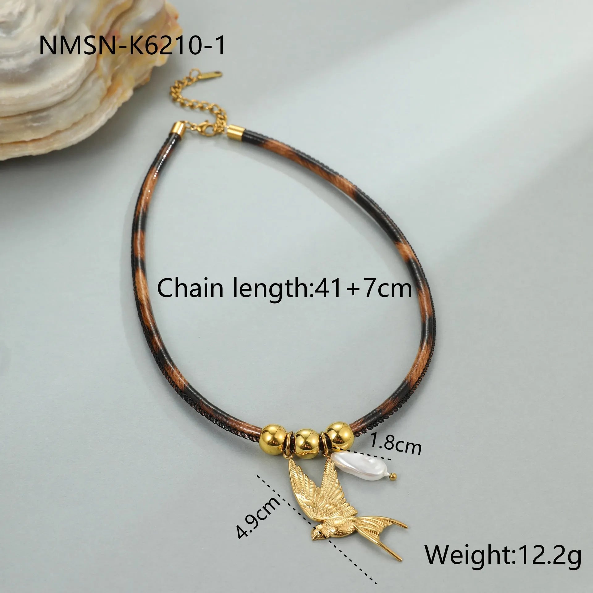 Women's stainless steel necklace with geometric leopard pendant on adjustable 41-50cm chain