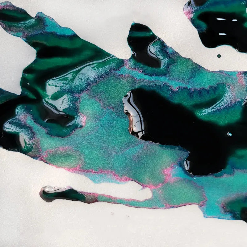 Strong sheen gradient ink bottle with gold powder colour effect for fountain pens and dip pens