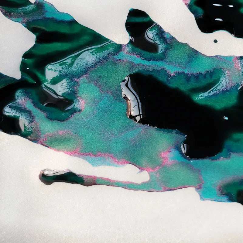 Strong sheen gradient ink bottle with gold powder colour effect for fountain pens and dip pens
