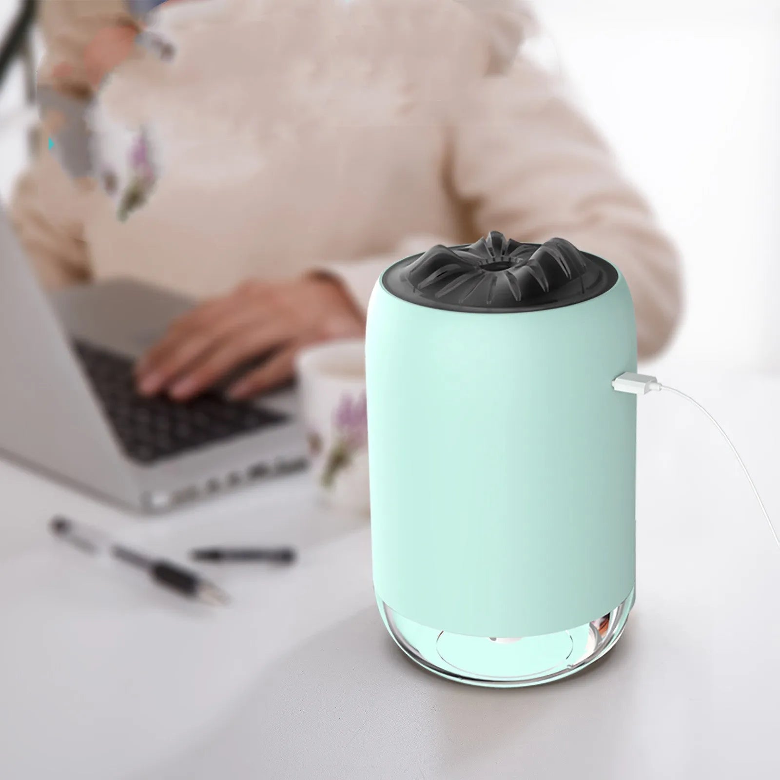 White Magic Flame ultrasonic desktop humidifier with columnar shape and single mist outlet