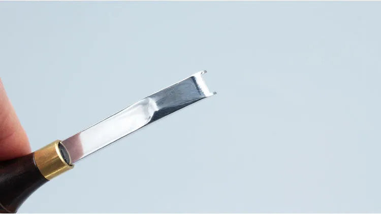 Leather thinning knife with wide shovel edge blade and drum shovel design for leathercraft