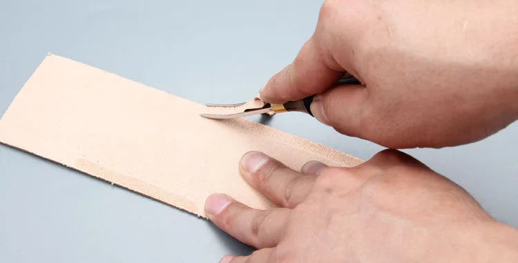 Leather thinning knife with wide shovel edge blade and drum shovel design for leathercraft