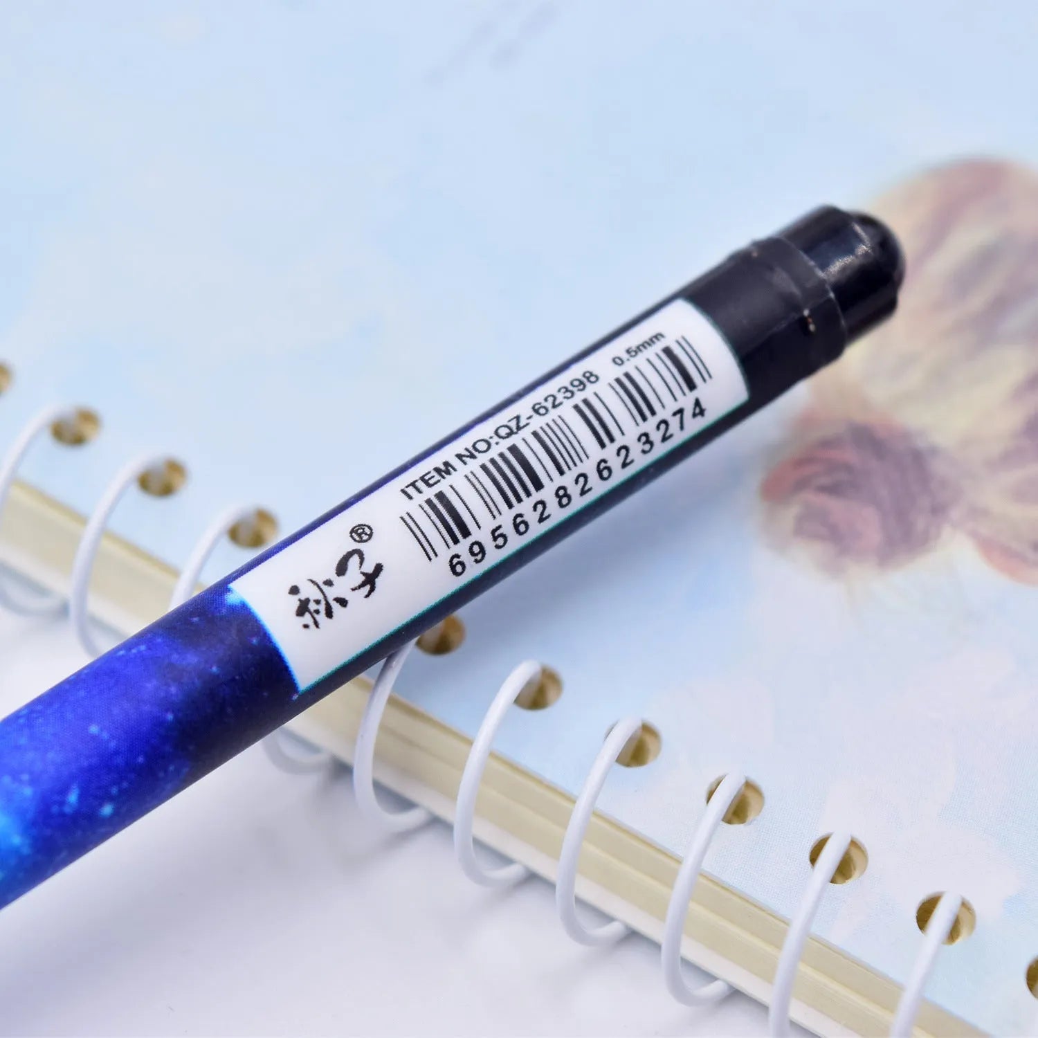 Twelve Constellations romantic black gel pen with zodiac pendant, 0.5mm tip, plastic body, 16cm, random colour