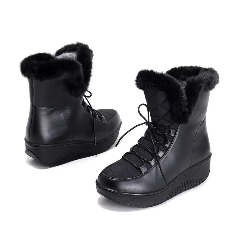 Women's black winter boots with 3cm platform, lace-up closure and plush lining