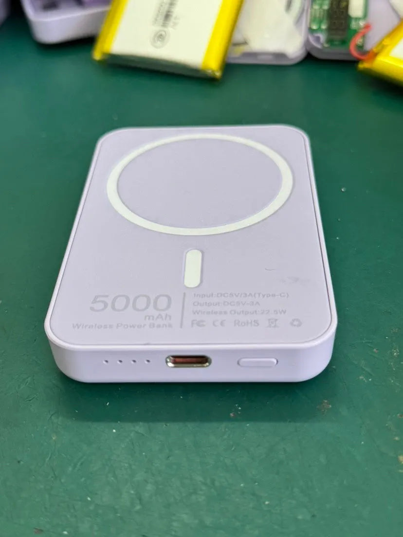 Magnetic wireless charger power bank with 5000mAh capacity and creative PVC shell in white colour