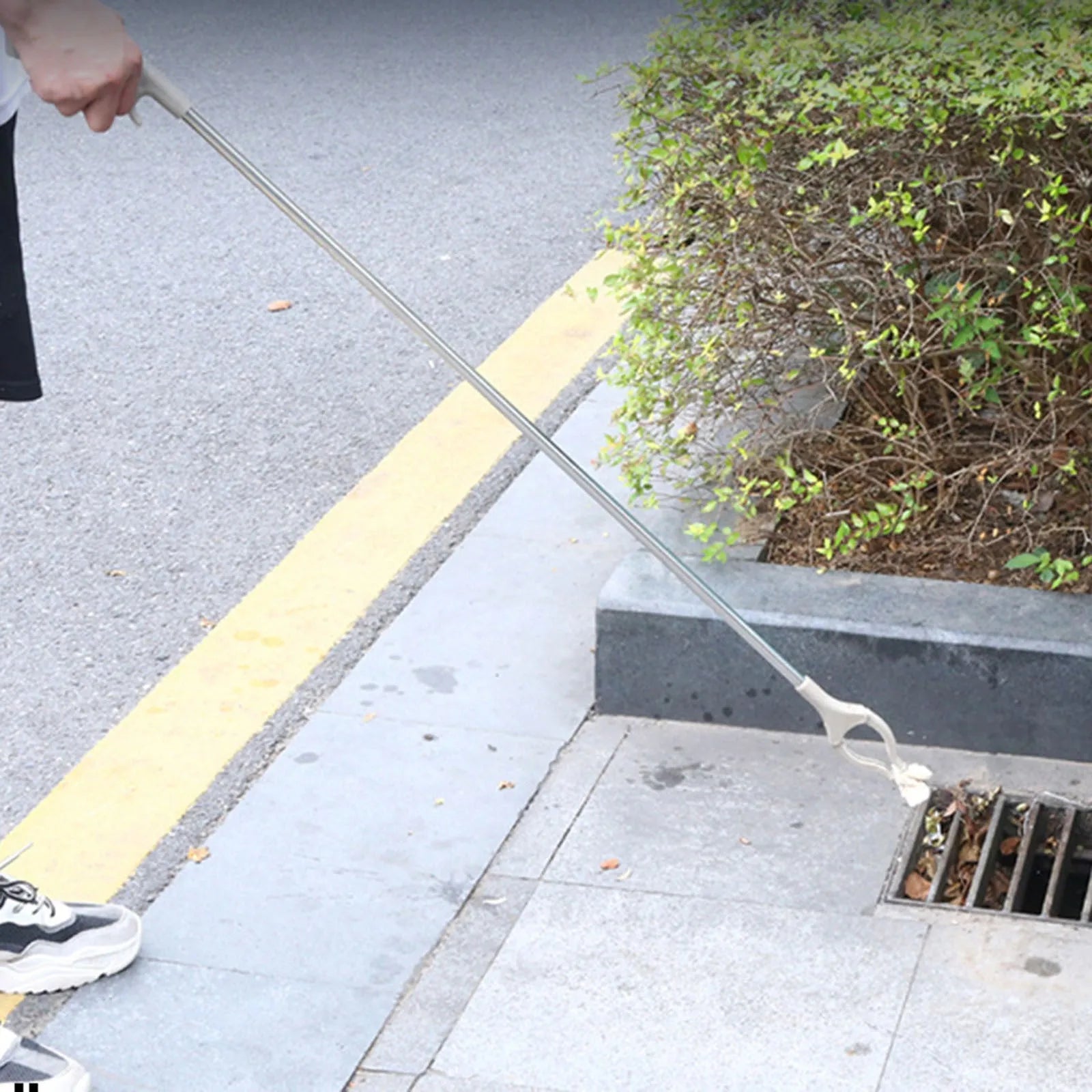Stainless steel grabber tool with non-slip chuck and push-type handle for bending-free pickup