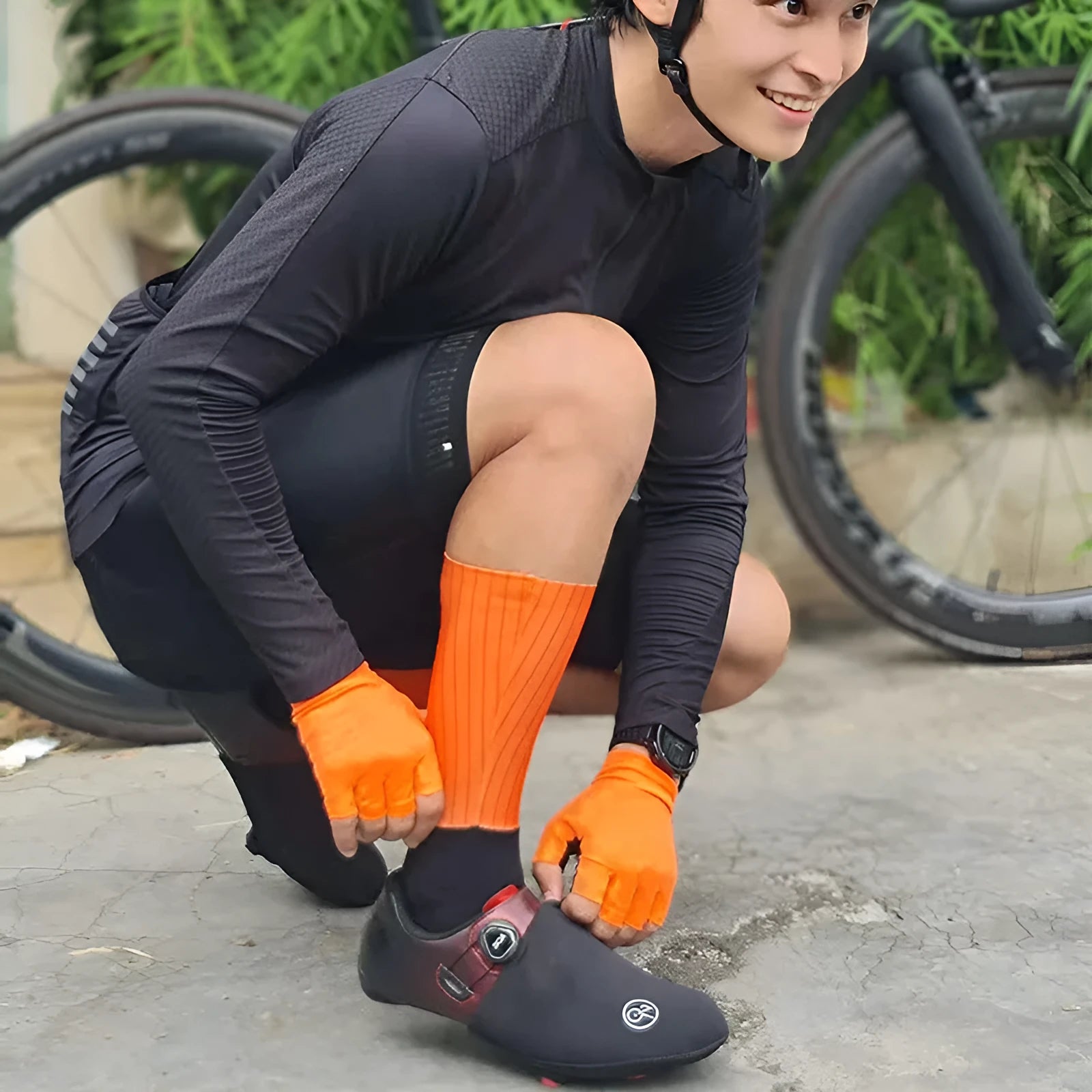 Athletic cycling socks in orange, black, purple, white, grey or dark blue with moisture-wicking fabric