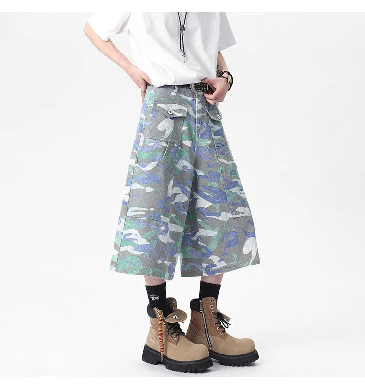Camouflage cotton cargo trousers with straight leg cut and cropped length for summer wear