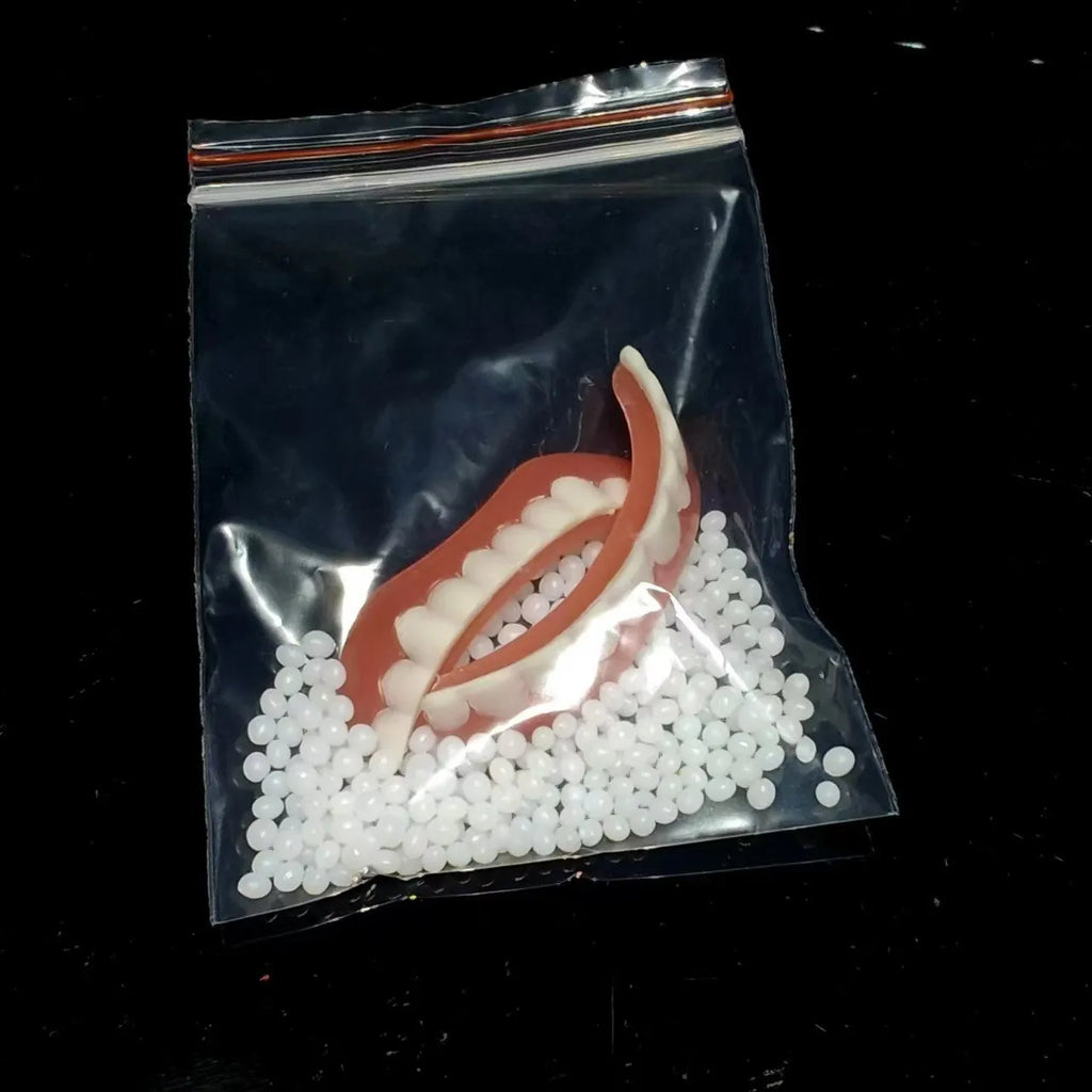Silicone simulation smile dentures tooth socket in colour box, upper and lower teeth set