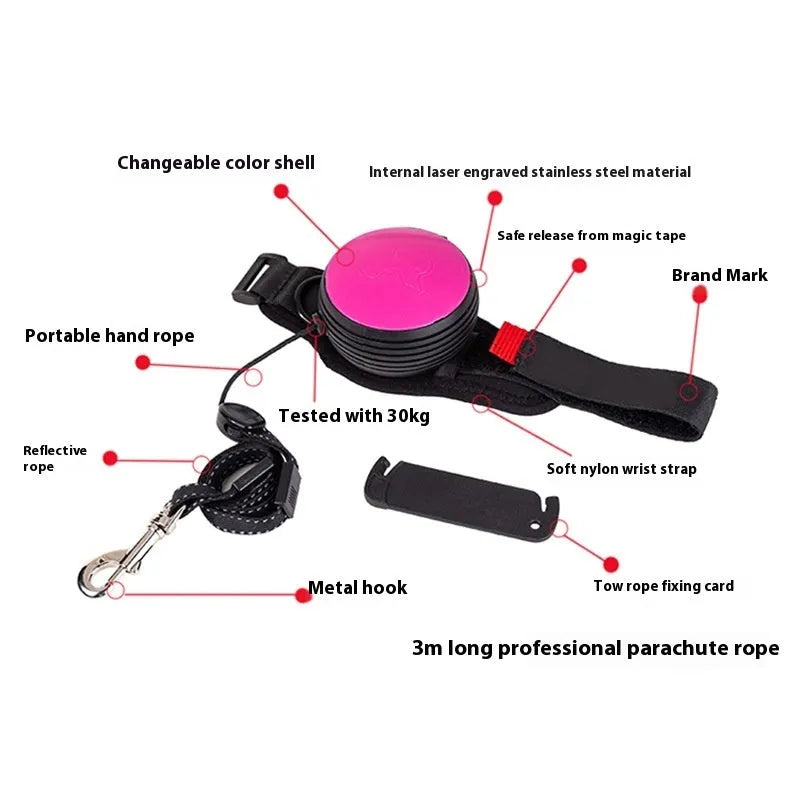 Automatic retractable dog leash extended to 3 metres with secure clip attachment