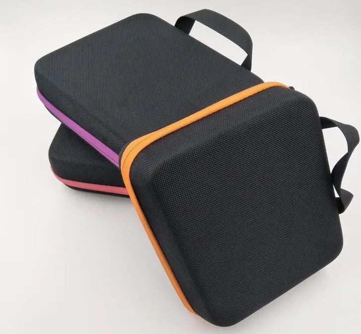 Cube-shaped essential oil storage bag with 30 compartments for 15ml bottles