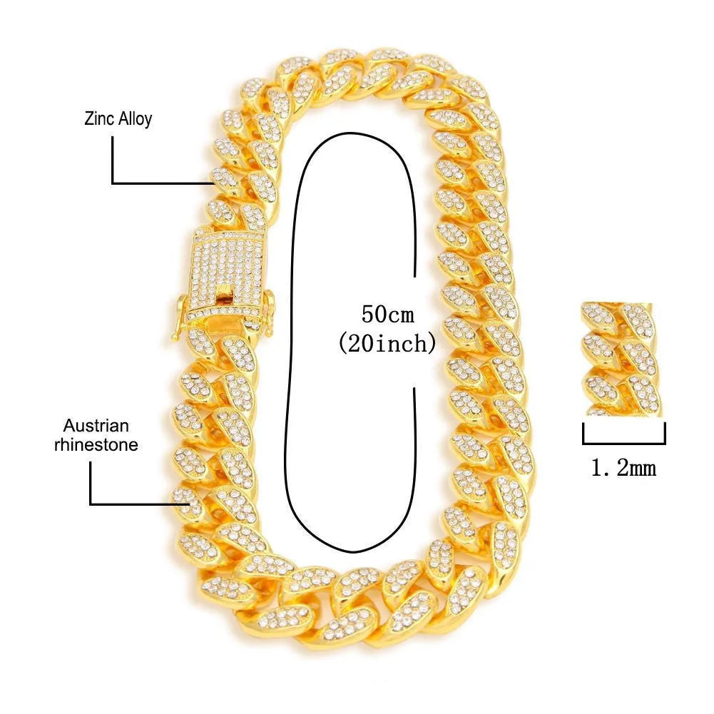 Roman grain graduation quartz watch set with square diamond studded dial and black mesh band