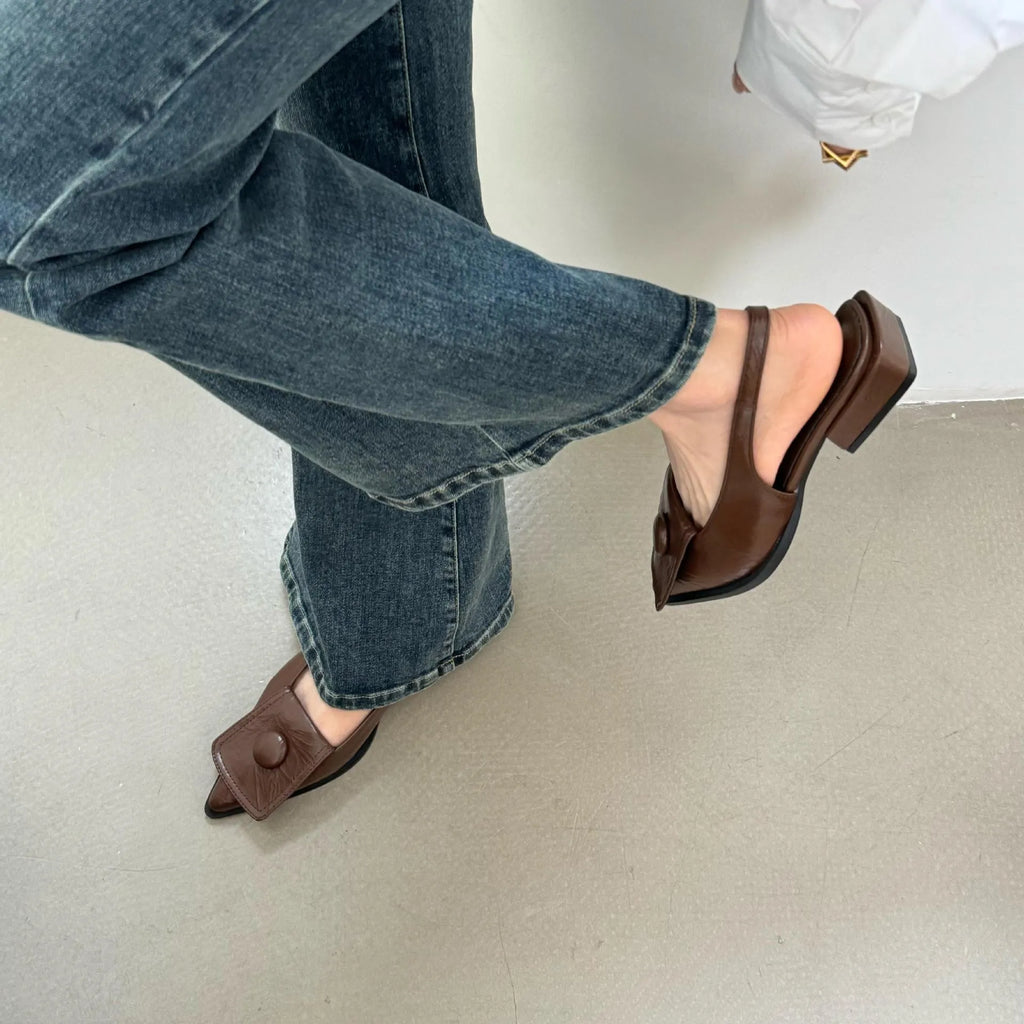 Women's low heel closed toe sandals with pointed toe and back strap in PU, available in four colours