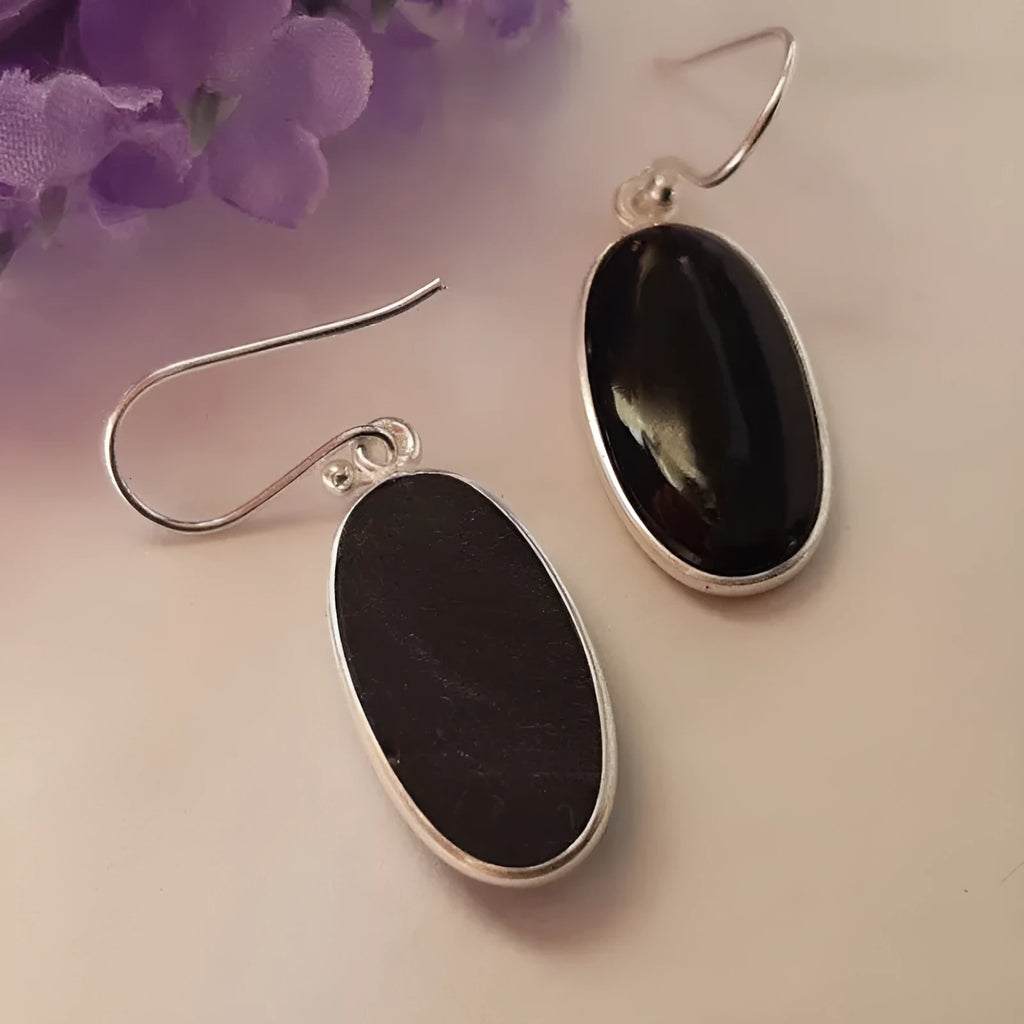 Women's geometric earrings with oval black agate pendants on silver-coloured alloy