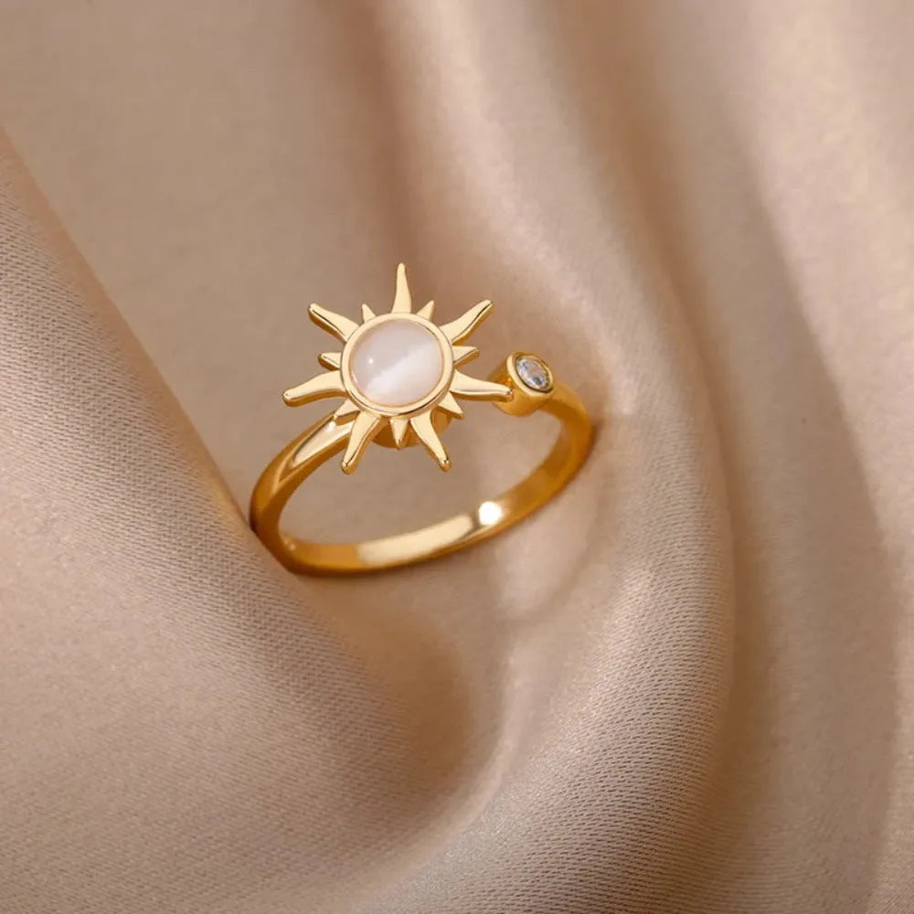 Simple geometric copper ring with adjustable opening and rotatable design for decompression.