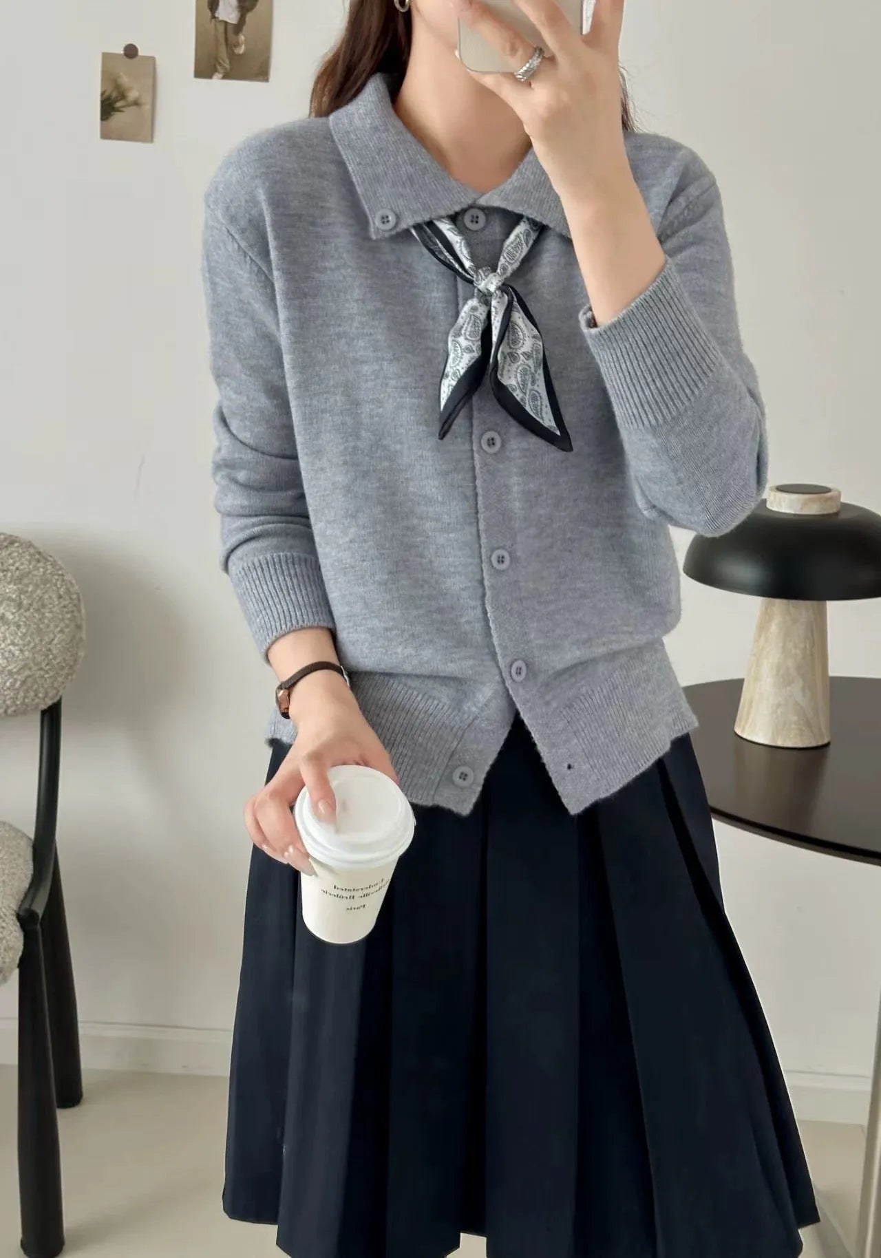 Lapel scarf sweater cardigan in acrylic fibre with splicing details and regular sleeves