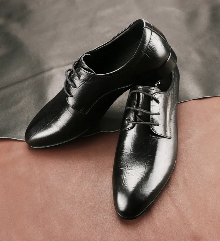 Men's black cow leather Derby shoes with checkered pattern and antiskid rubber soles