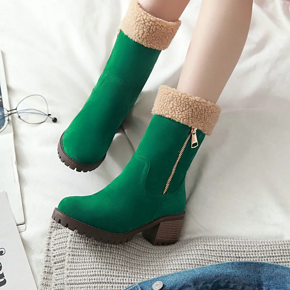 Men's ankle snow boots with rubber sole and plush lining in black, grey, green, and orange.
