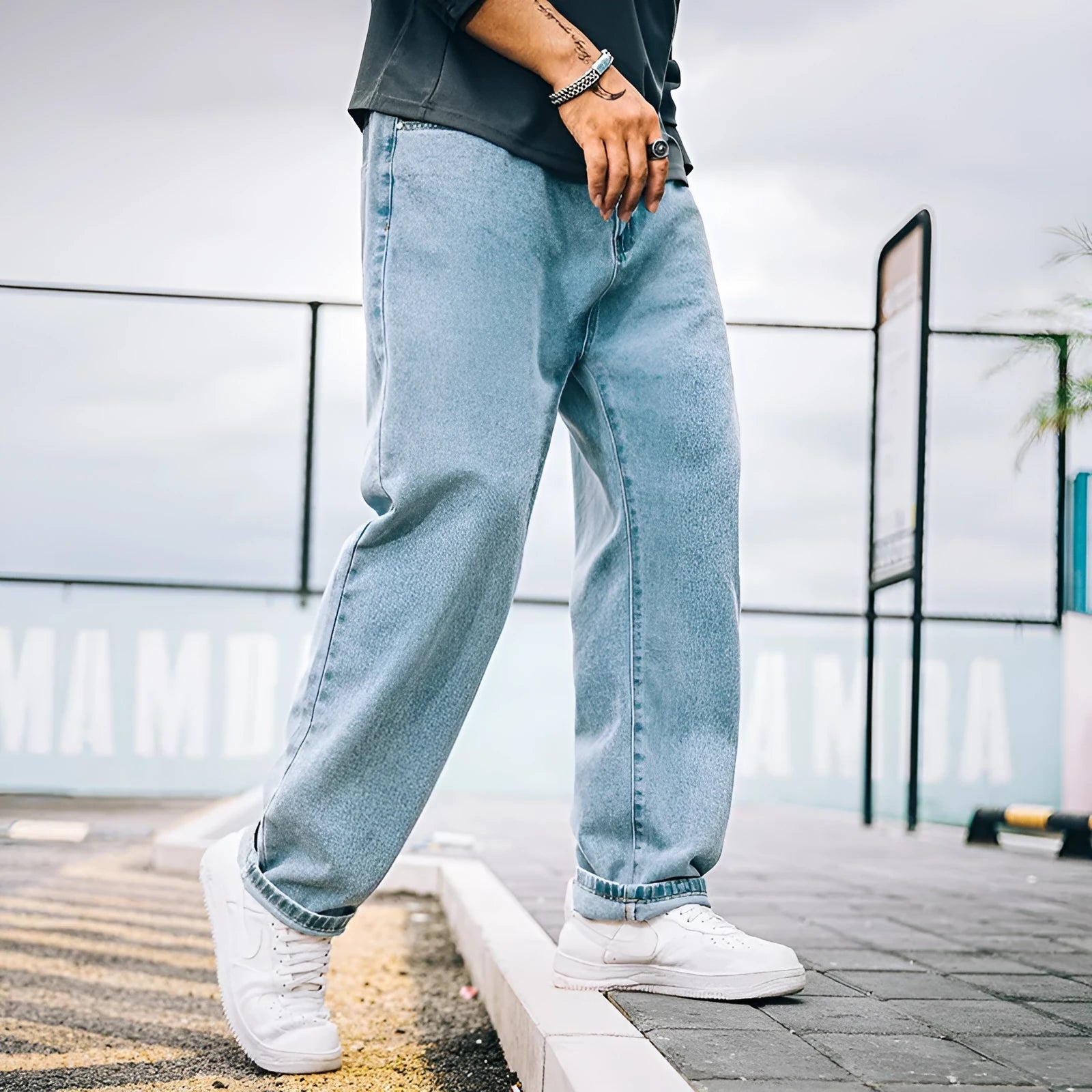 Men's loose straight jeans in dark blue, light blue and grey colour options