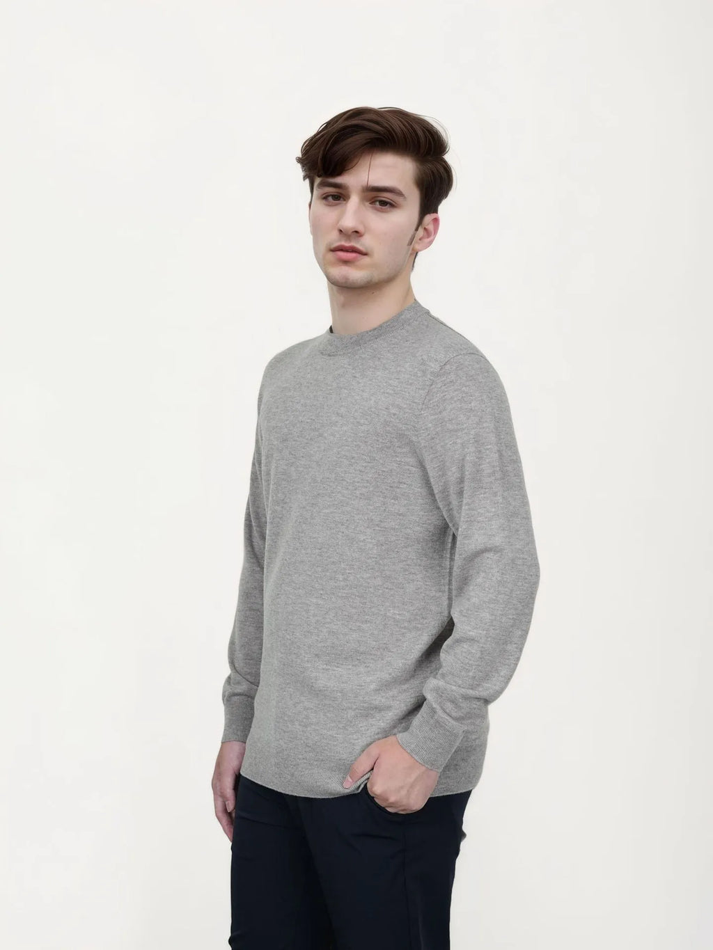 Men's regular fit pullover sweater in standard wool yarn for autumn and winter wear