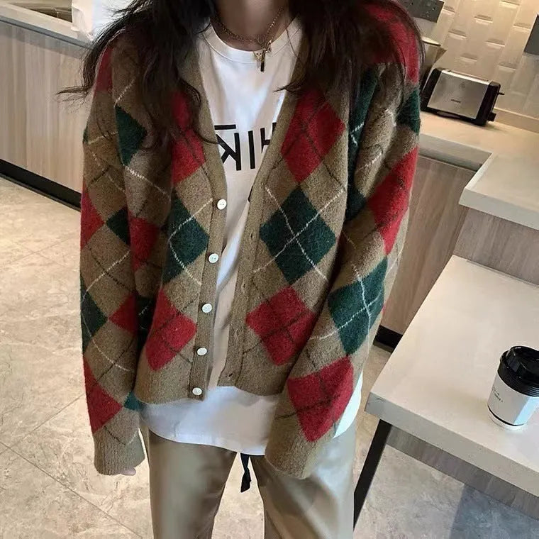 Knitted cardigan in macaron colours with regular sleeves and acrylic fabric construction