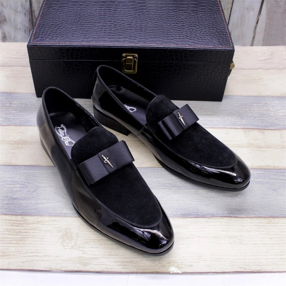 Men's low-top leather shoes with tassel detail in patent leather, available in black, blue, brown, and red.