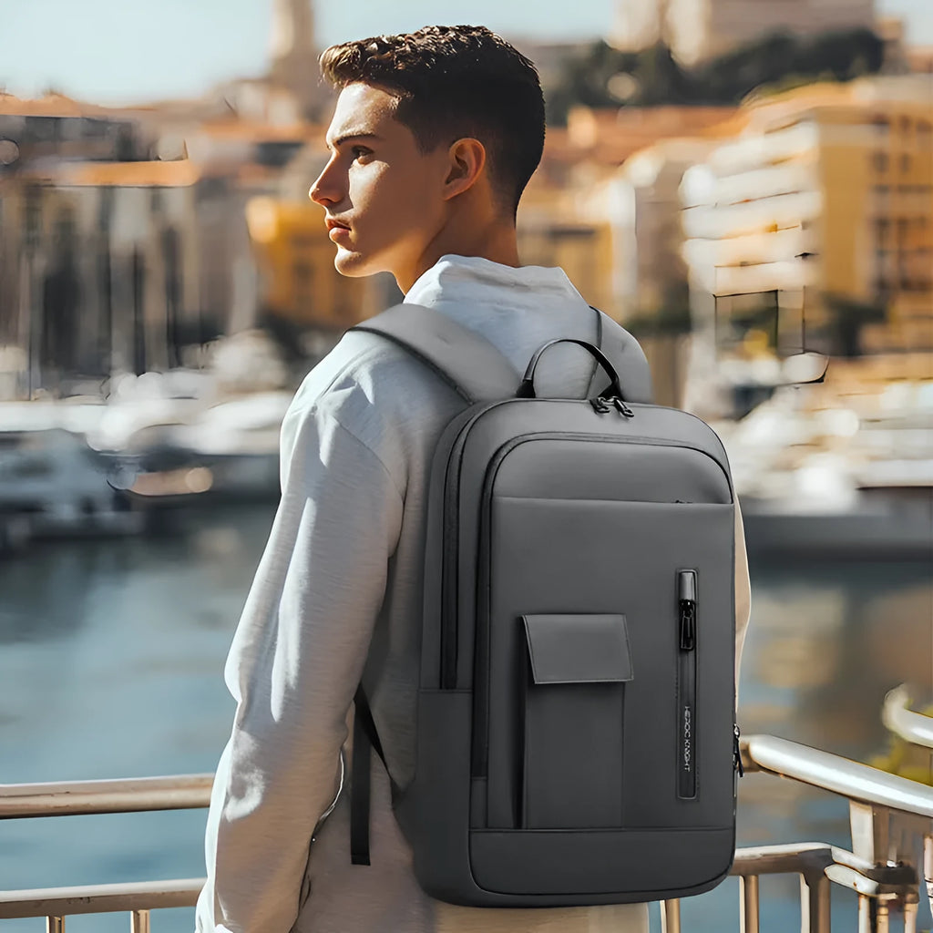 Lightweight Oxford cloth men's backpack in solid colours with sewing line detailing