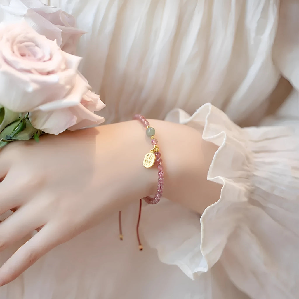 Hand-woven strawberry quartz crystal bracelet on red rope simple women's national tide style single piece
